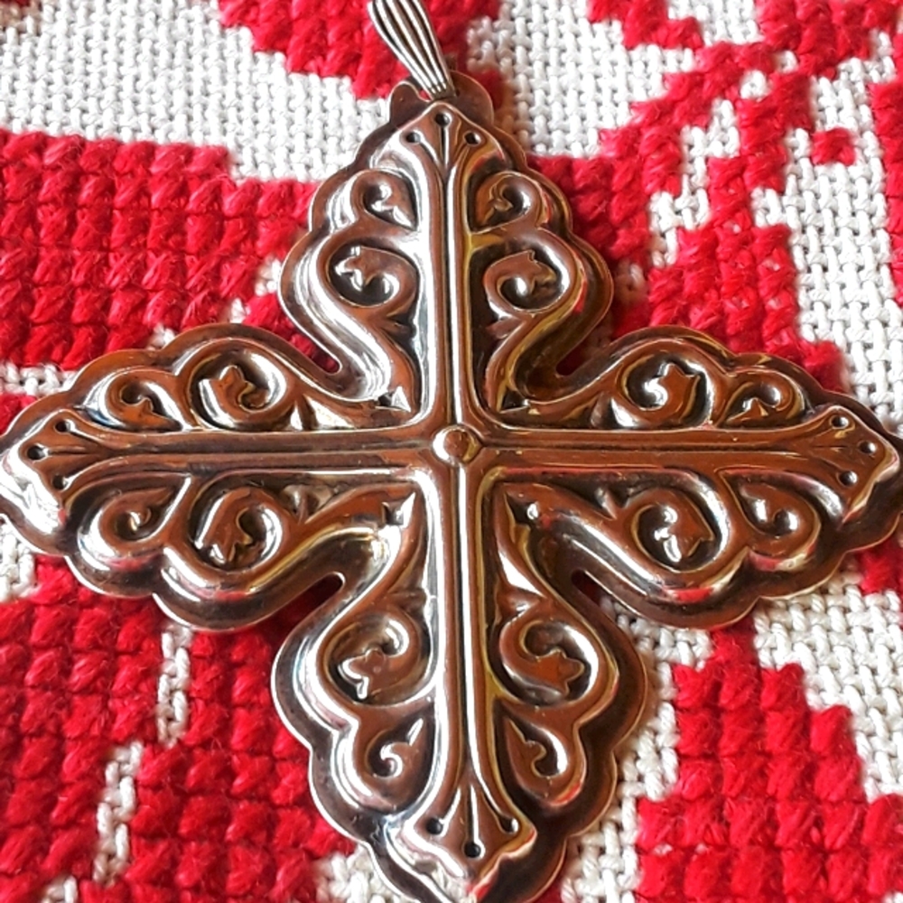 COPY - LIMITED EDITION 1978 REED & BARTON CHRISTMAS CROSS